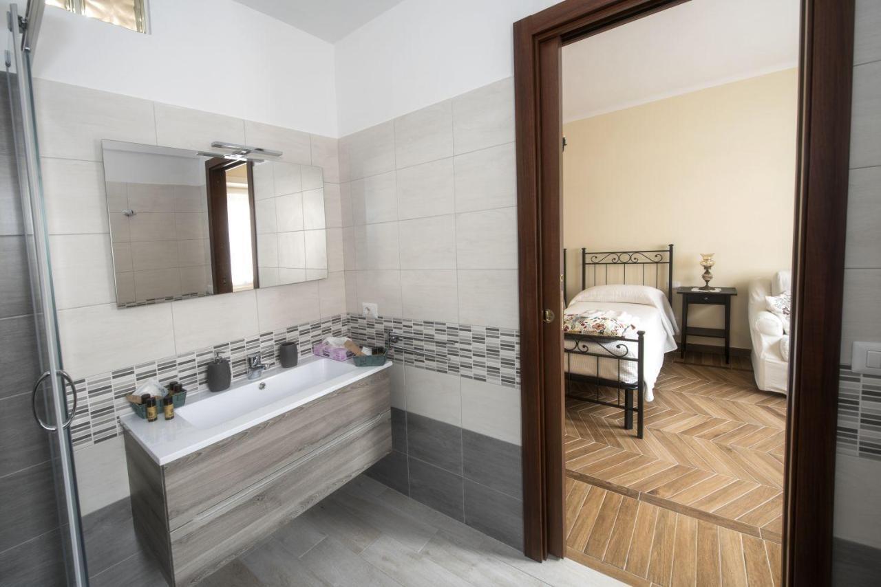 Bed & Breakfast Vacanze Romane Exterior photo